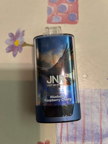 Customer photo review of JNR - Falcon Pro - 28000 Bouffées - 2% de nicotine - Puff Jetable / Vape Disposable