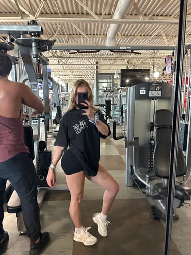 Customer photo review of THE PROLOGUE | OVERSIZED TEE