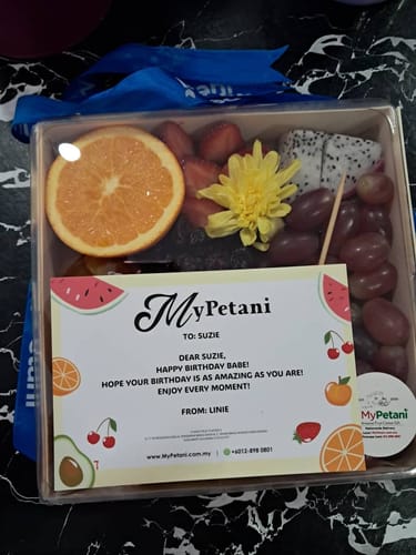 Customer photo review of Signature Fruit Platter