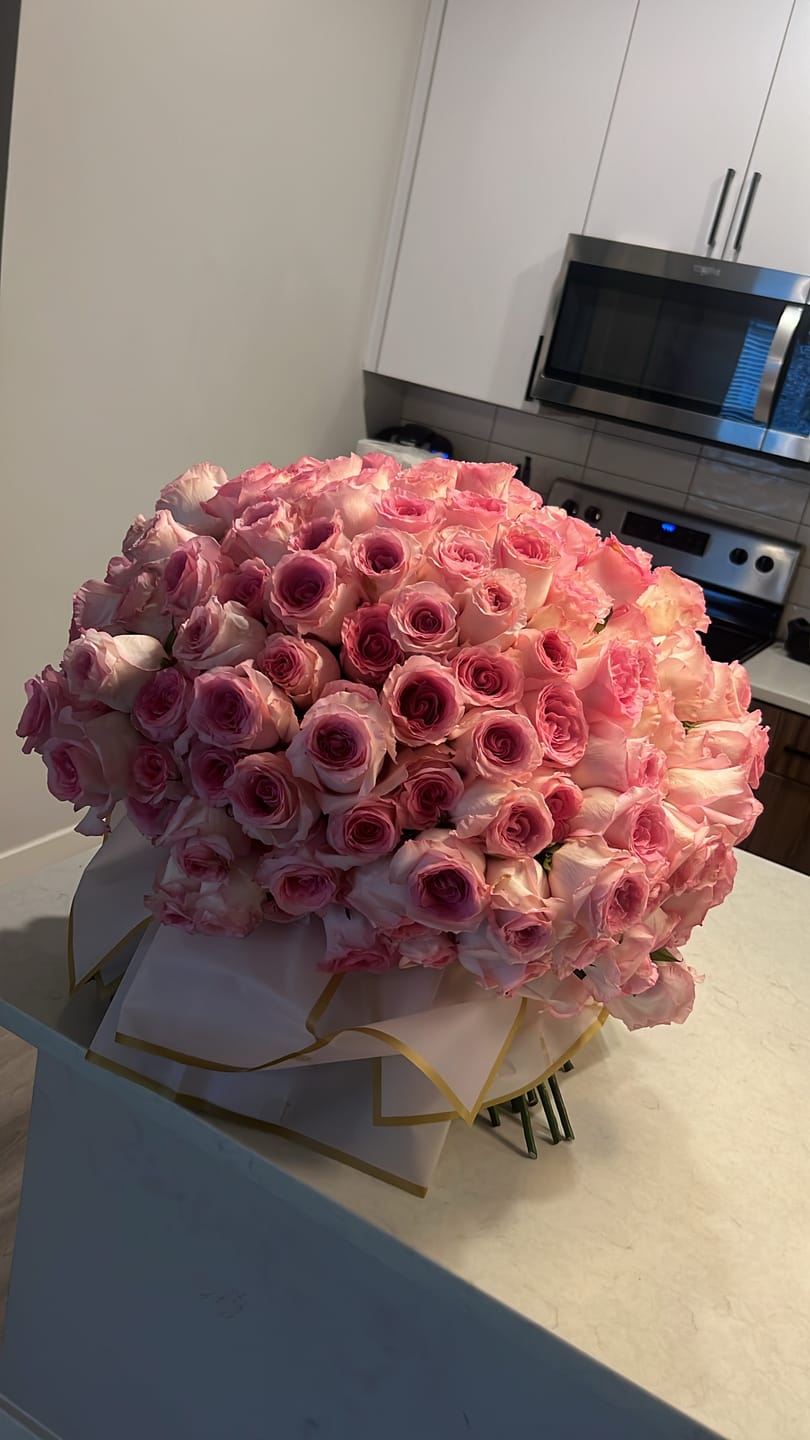 Customer photo review of Large Orders Roses 200 to 500 Stems - Valentine's Day SHIPPING INLCUDED