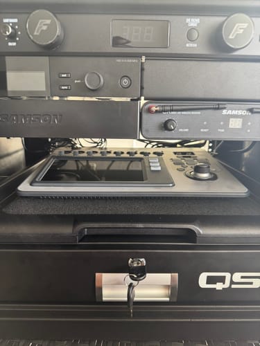 Customer photo review of SKB Cases 1SKB-VS-1 Hook-and-Loop Fastener Shelf - 2 RU