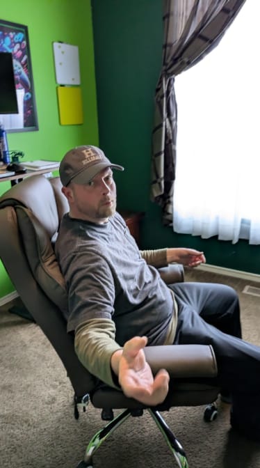 Customer photo review of Office Chair with Footrest and Ergonomic Backrest, Gray
