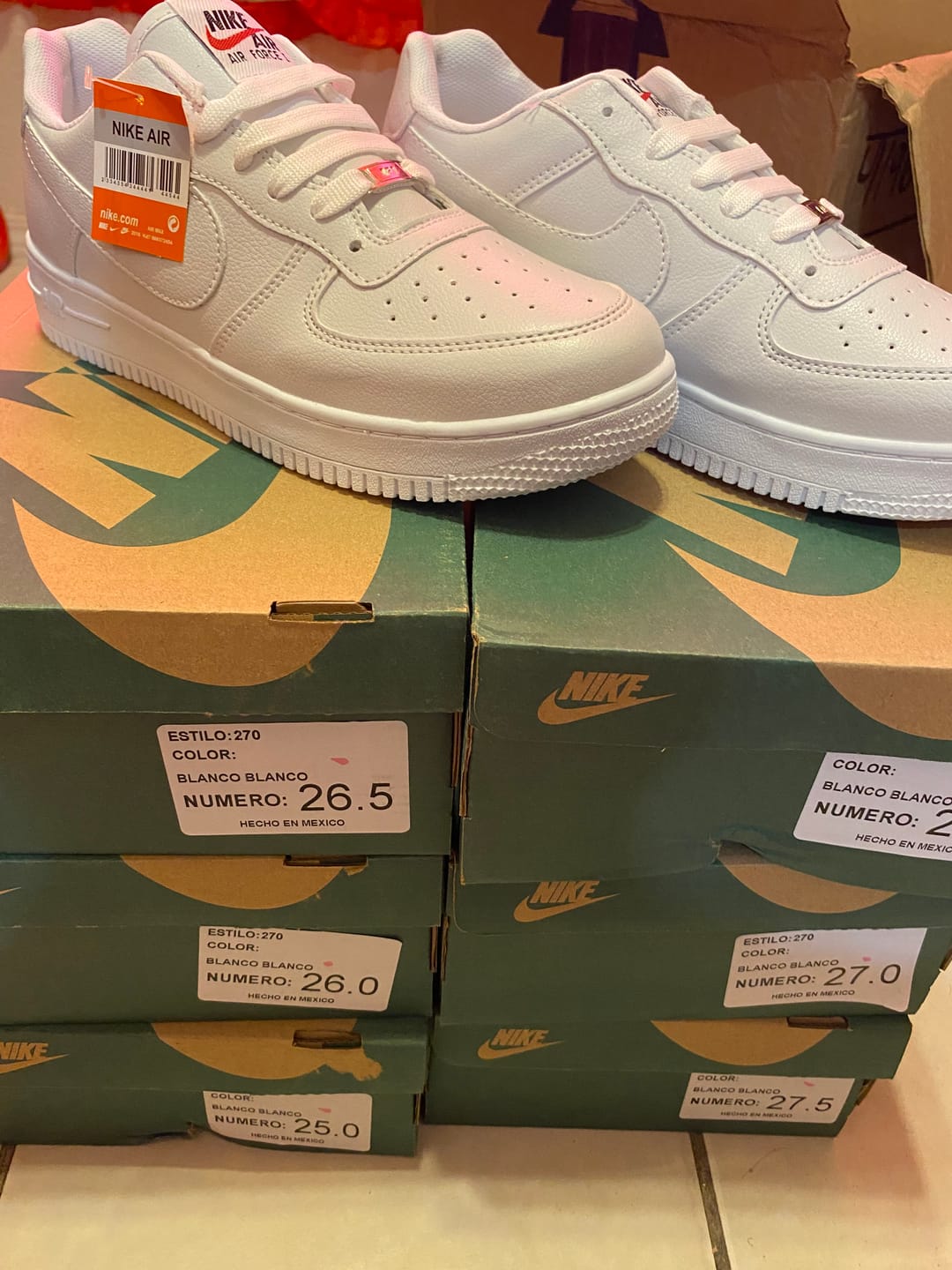 Customer photo review of Paq 6 Pares Tenis 270 Blanco Total 25/28.5