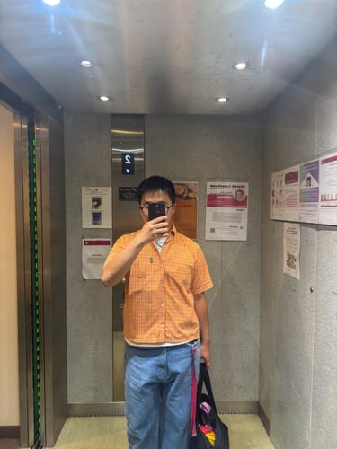 Customer photo review of Vintage Cropped Shirt (M)