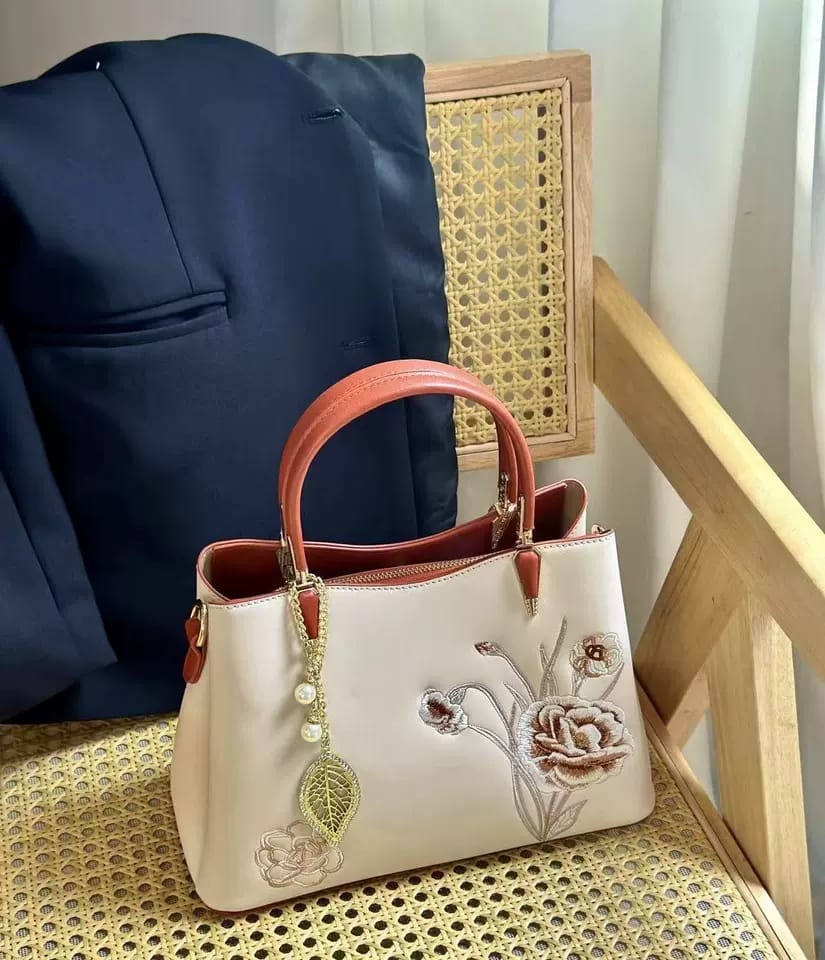 Customer photo review of Tang Red 28 Embroidered Peony Tote IV