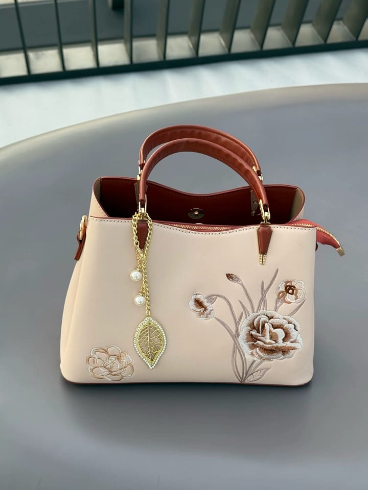 Customer photo review of Tang Red 28 Embroidered Peony Tote IV