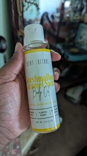 Customer photo review of Marshmallow Caramel Swirl ice cream - Body Oil