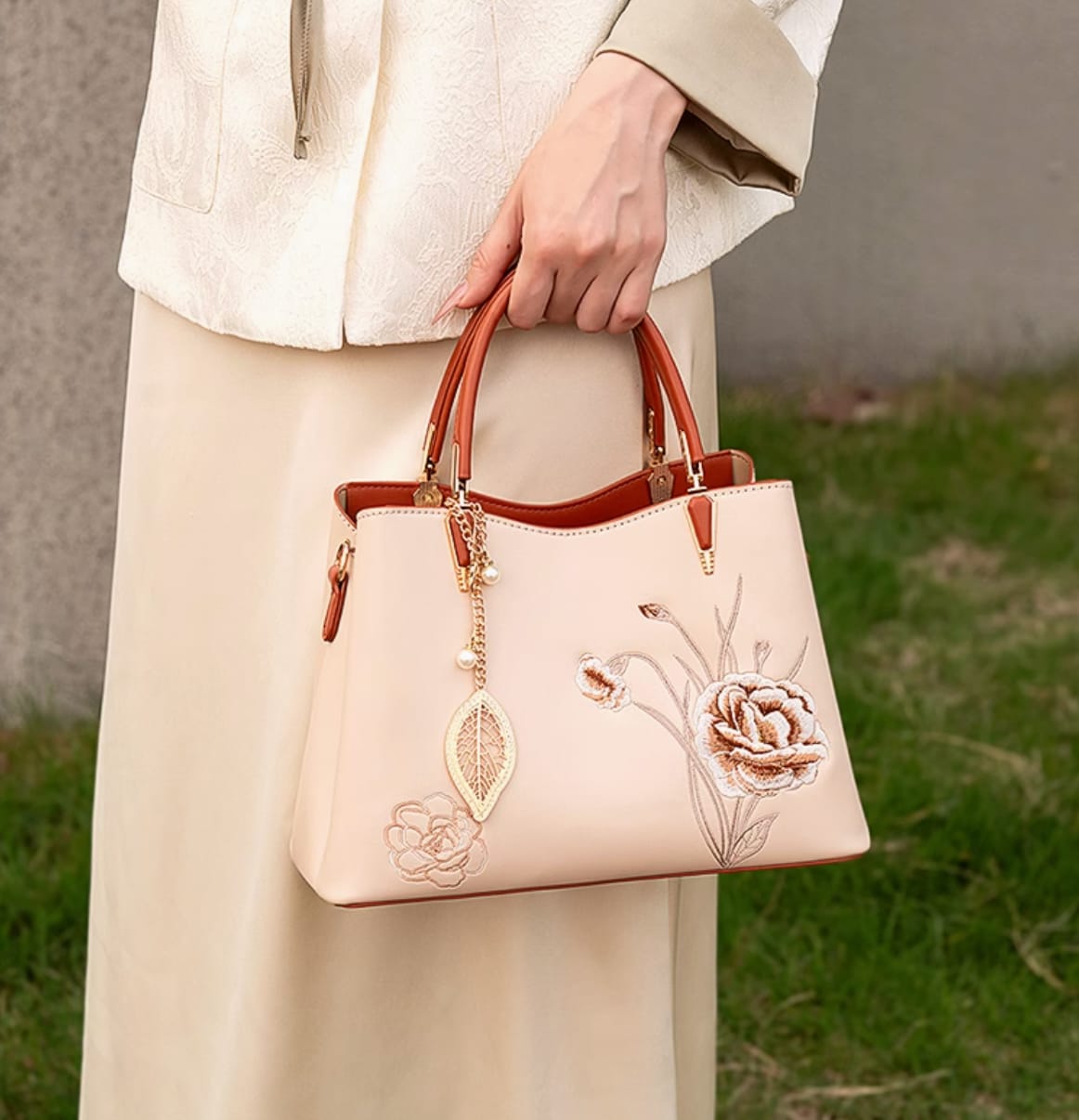Customer photo review of Tang Red 28 Embroidered Peony Tote IV