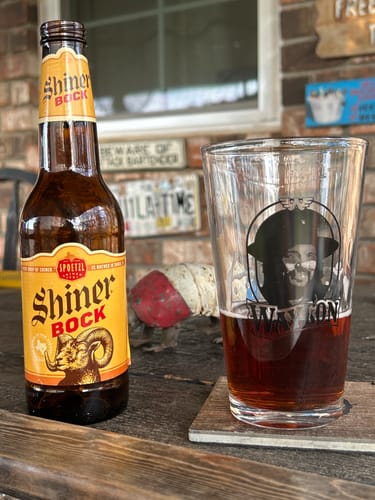 Customer photo review of Waylon Jennings Portrait Pint Glass