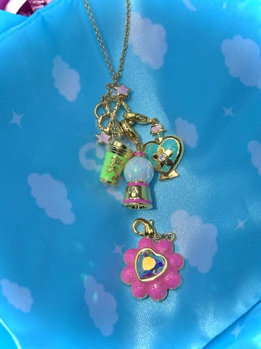 Customer photo review of Glitter Flower Charm Gold