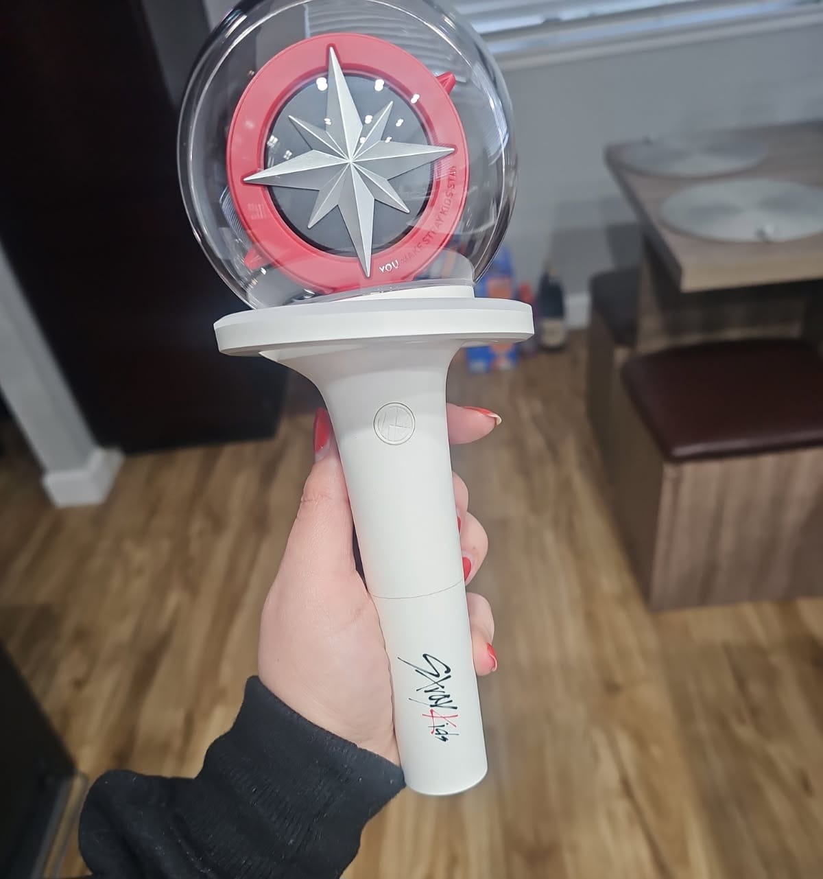 Customer photo review of Stray Kids - OFFICIAL LIGHT STICK VER.2