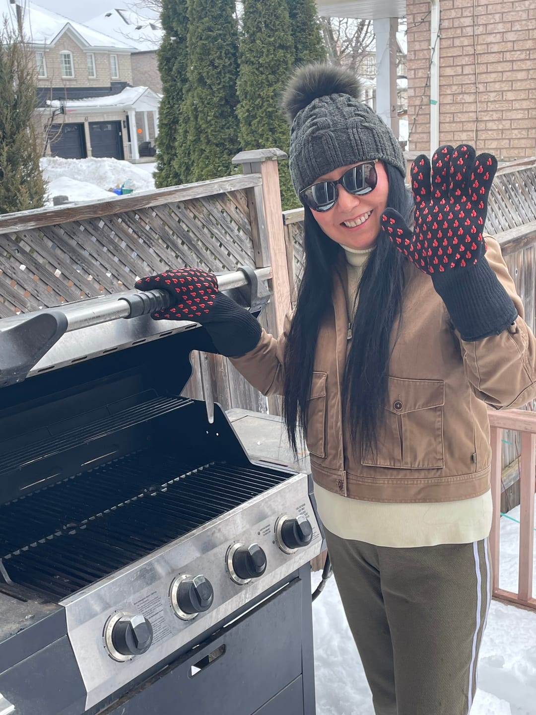 Customer photo review of Brander Butt Grabbin' Barbecue Gloves