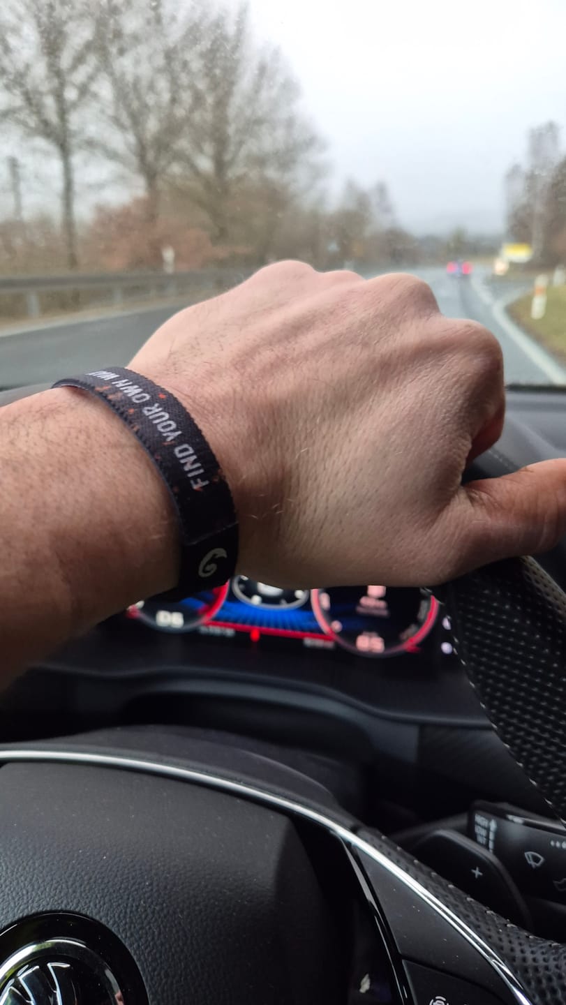 Customer photo review of Find your own way - Elastisches Armband