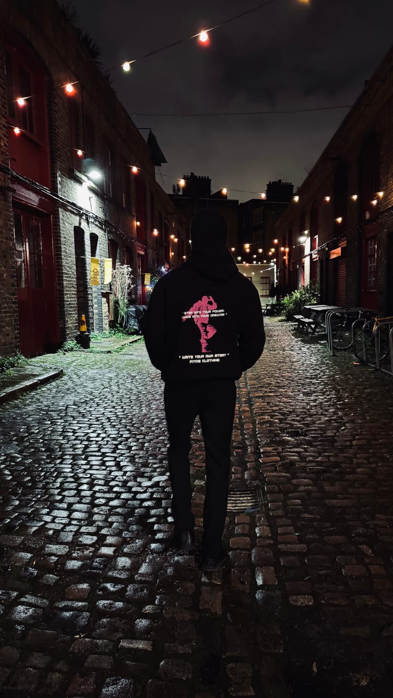 Customer photo review of 'Journey Hoodie' Black Oversize Fit