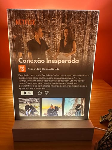 Customer photo review of Lâmpada Série Netflix c/ 4 Fotografias Personalizável