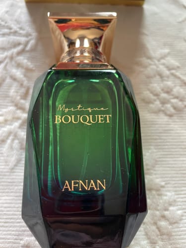 Reseña con foto de un cliente sobre Perfume AFNAN Mystique Bouquet 80ml EDP
