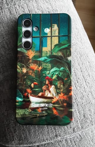 Customer photo review of Escape From The City