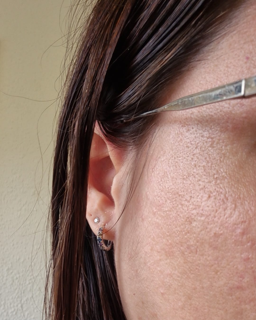 Customer photo review of Pendientes Pequeña Circonita