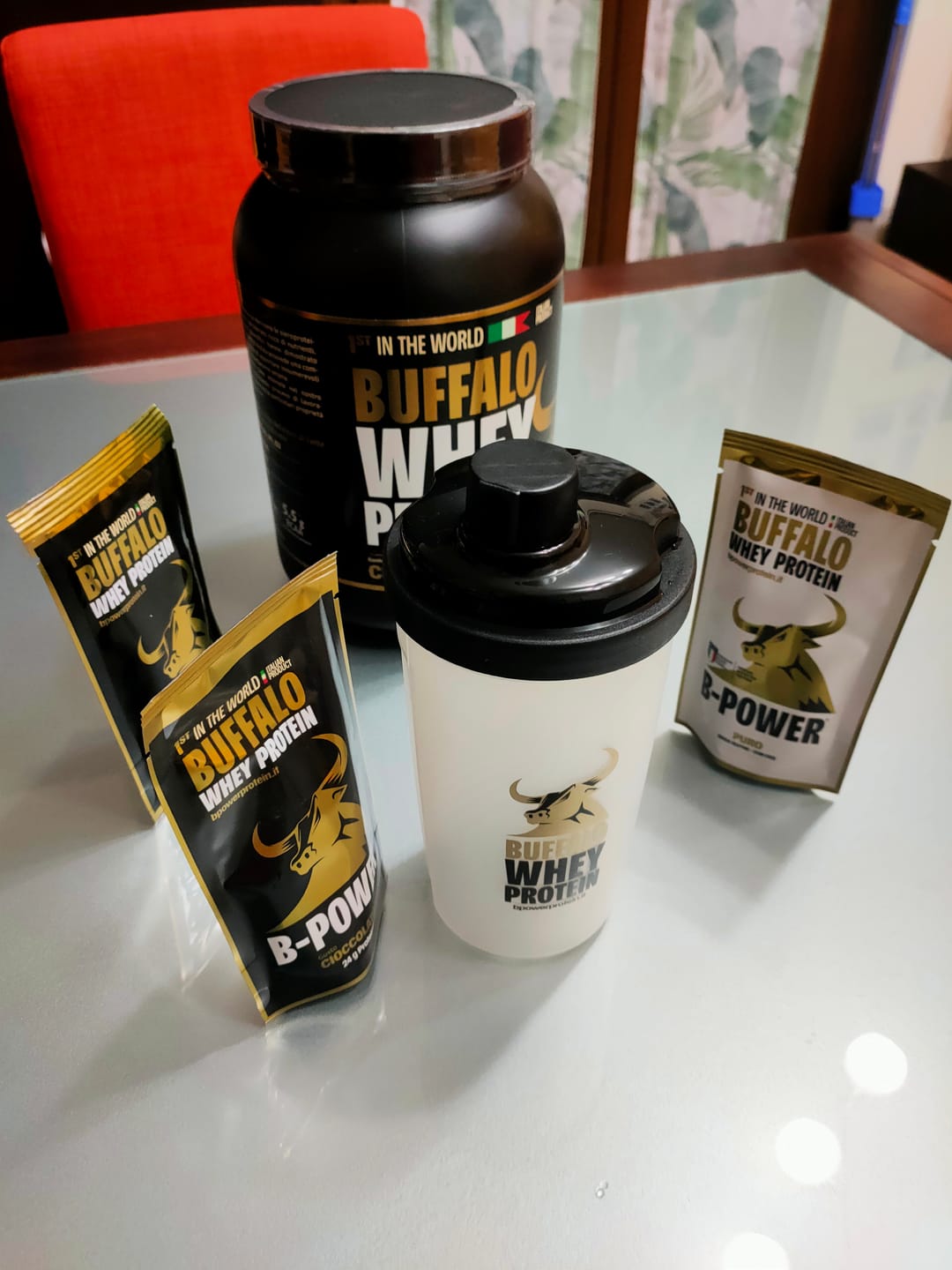 Customer photo review of Box Promo - Buffalo Whey -  1 Barattolo di Proteine in Polvere + Omaggio 1 Shaker e 4 Bustine