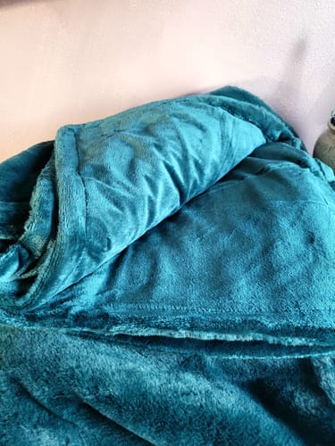 Customer photo review of Furlush Waterproof Splash Blanket™ - Emerald Green