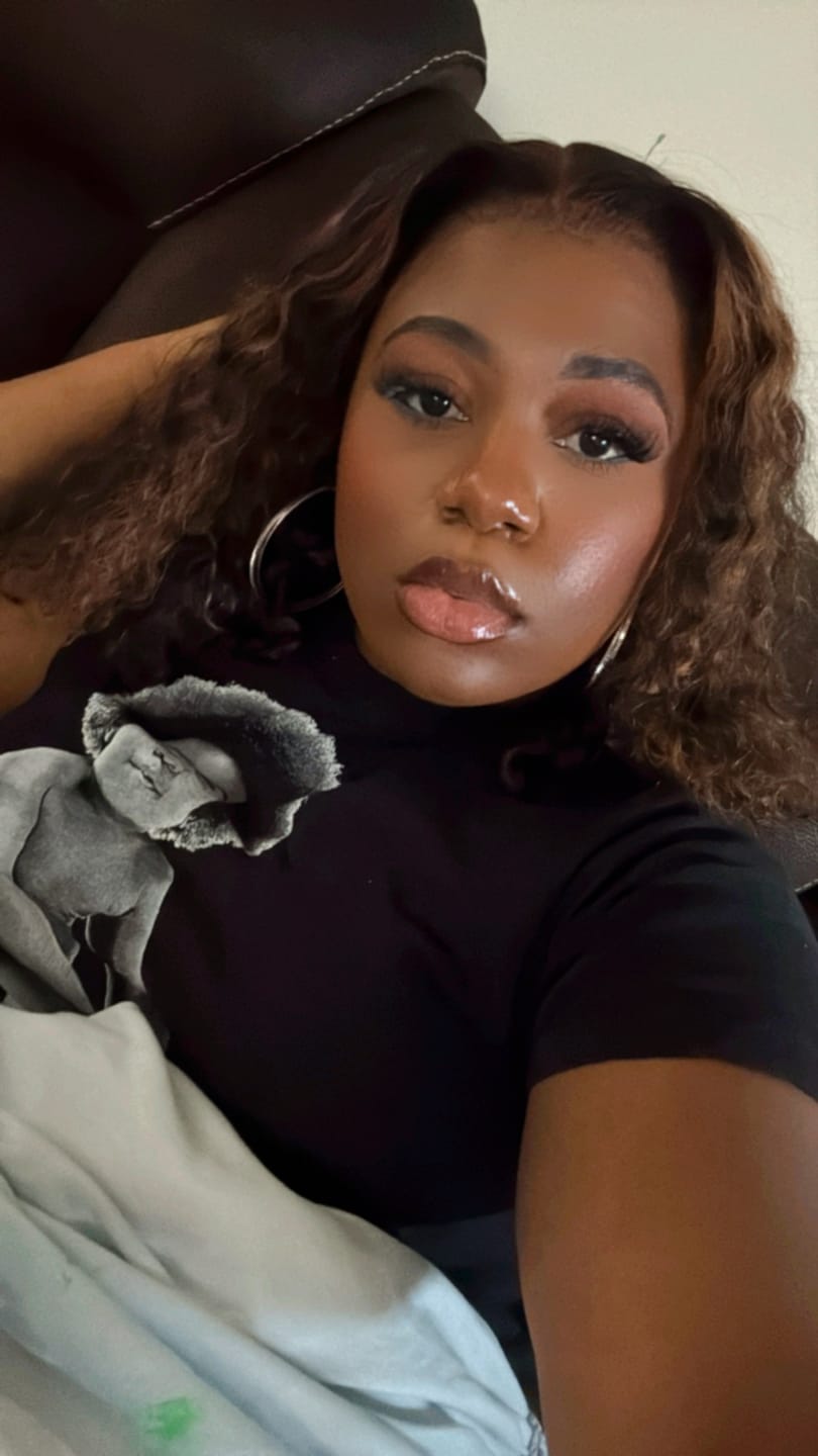 Customer photo review of AlwaysAmeera Same | Wavymy TikTok Viral Pre-cut Lace Wear Go Casual Blonde Highlights Water Wave Minimalist 4x6 Lace Wigs Dome Cap Glueless with Natural Hairline Wig
