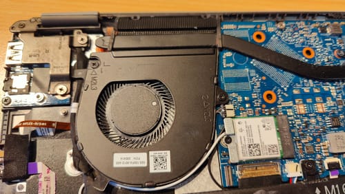 Avis photo d'un client sur Ventilateur de CPU Fan 4Pin pour Dell latitude 3301