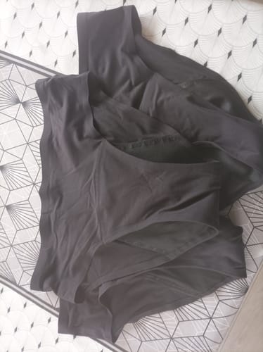 Customer photo review of Culotte Menstruelle Nina sans coutures (taille haute)