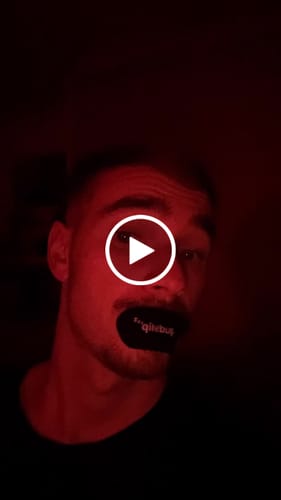 ביקורת על מדבקות פה GudSlip — פרנסיסקו פ.