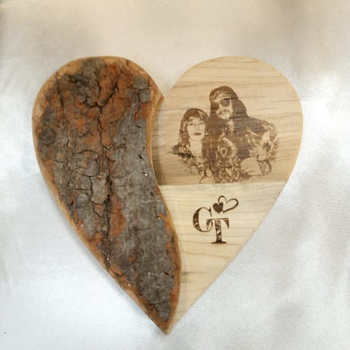 undefined review of Deko Herz liegend aus Holz mit Baumrinde 20 cm image 1 out of 1