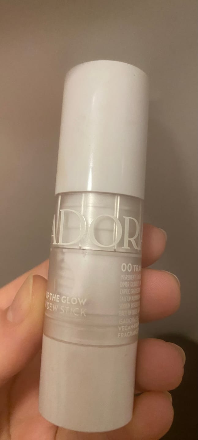 Customer photo review of Хидратиращ хайлайтър стик IsaDora The Wake Up The Glow All Over Dew Stick