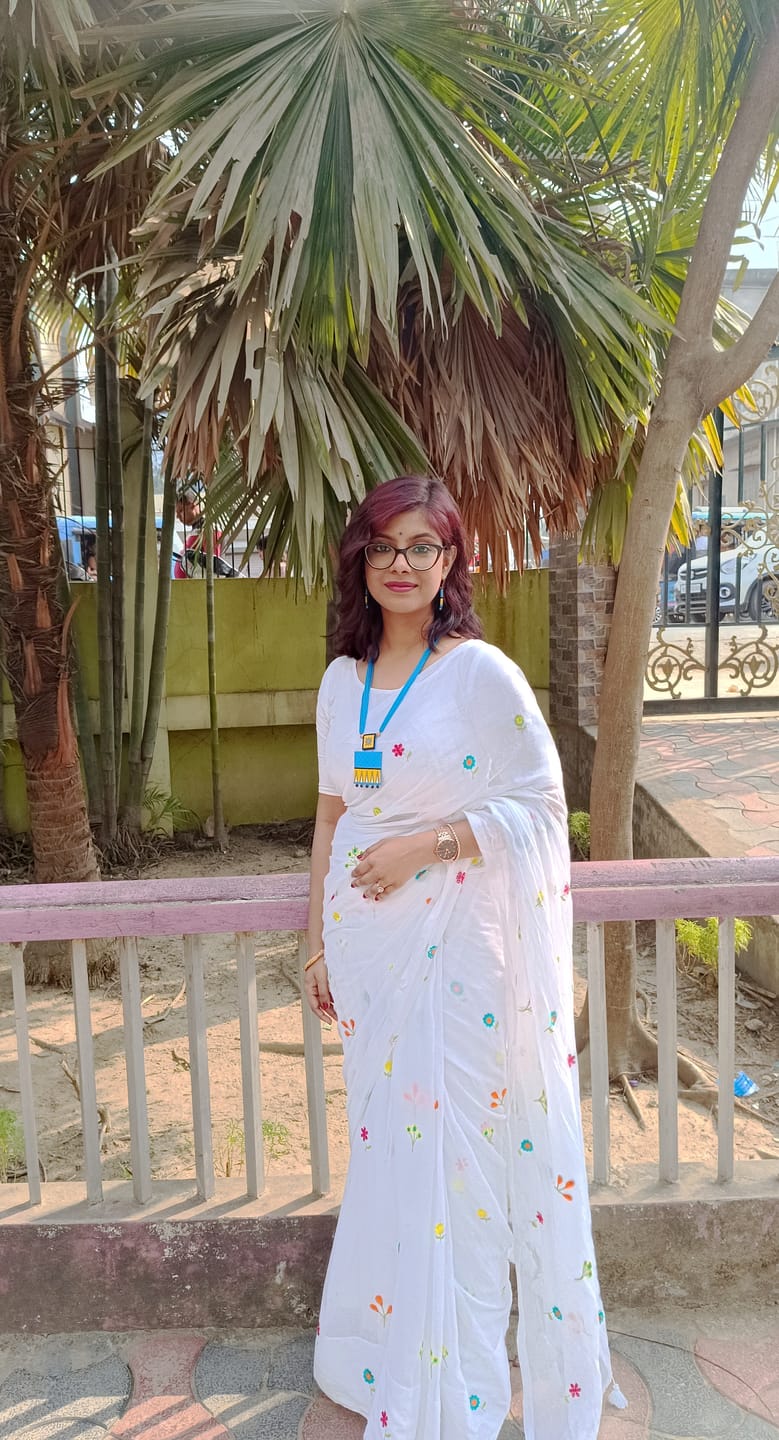 Customer photo review of White Embroidered Mulmul Cotton Saree