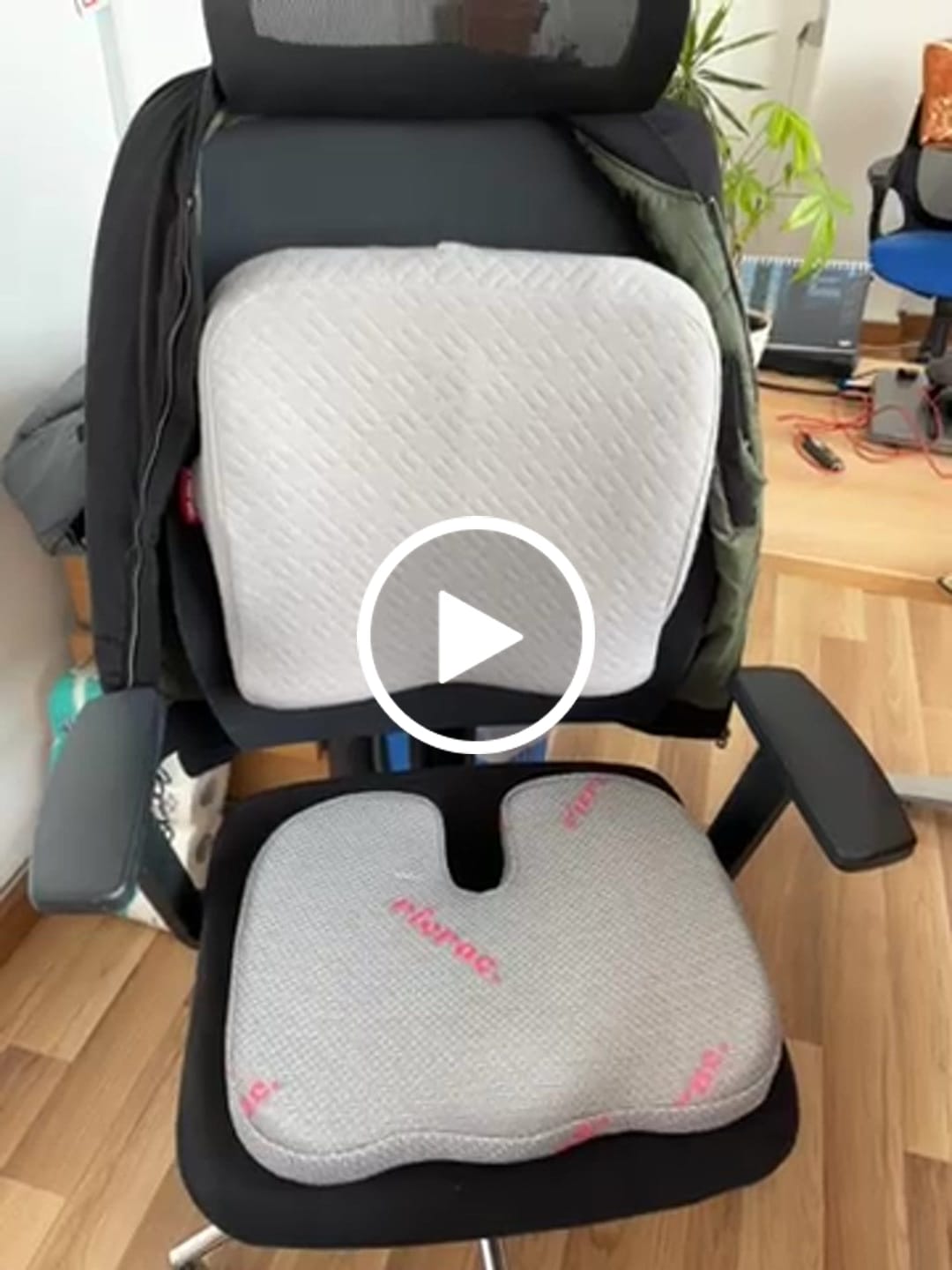 Customer video review of Rall- Portable Tailbone Cushion