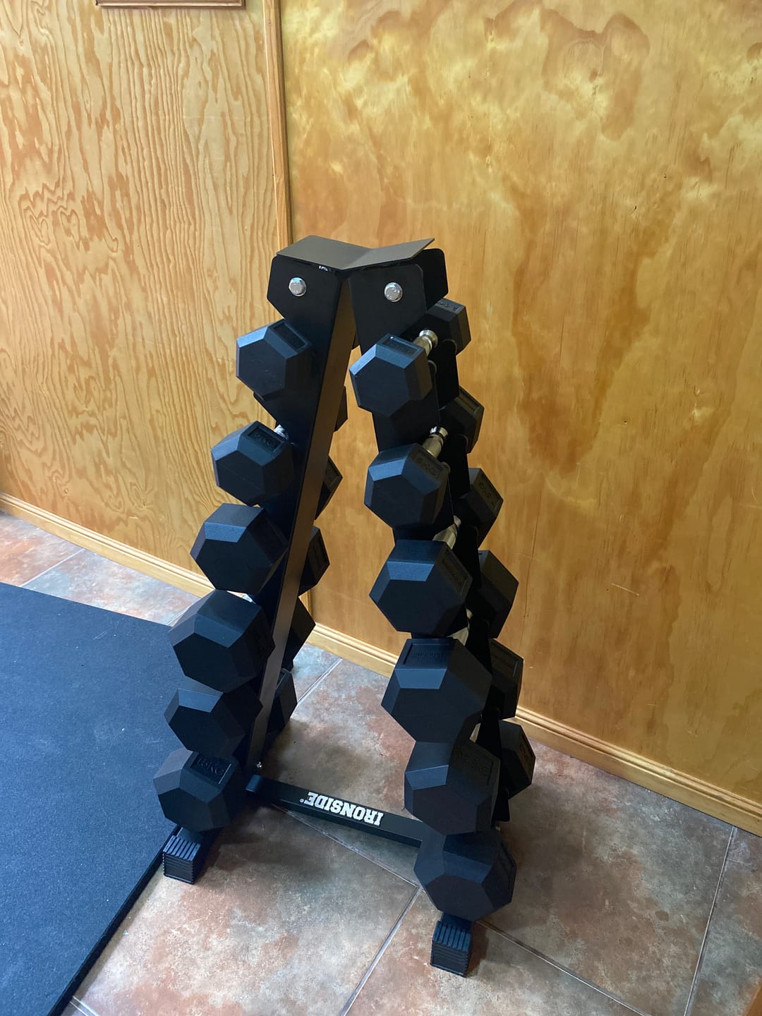 Customer photo review of Pack IRONSIDE Mancuernas Hexagonales (KG) + Rack de Almacenamiento