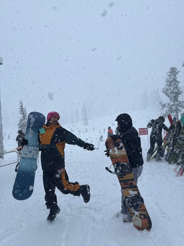 Customer photo review of Gsou Snow Women's Reflective Snowboarding Suits