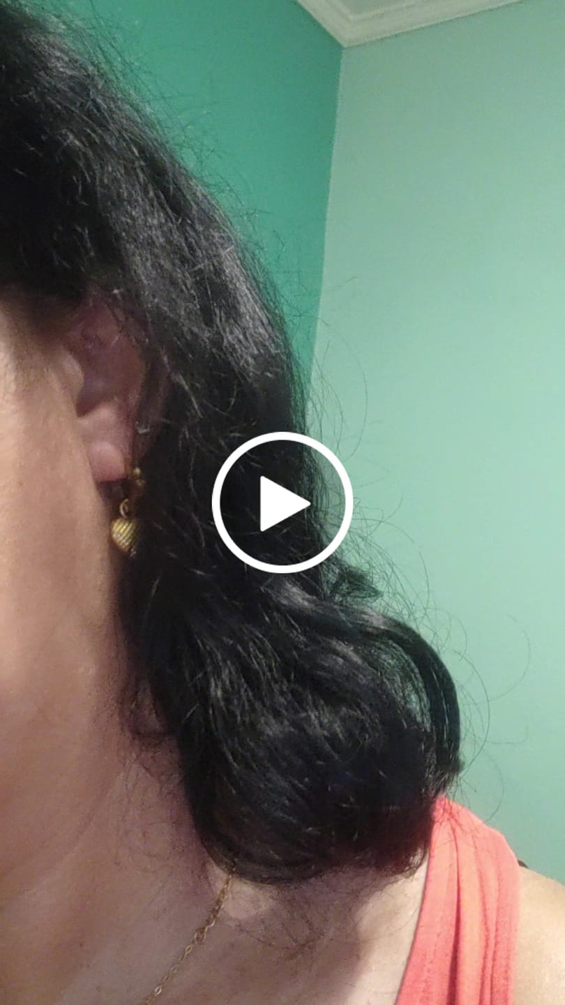 Customer video review of Brinco Argolinha Love Banhado em Ouro 18K
