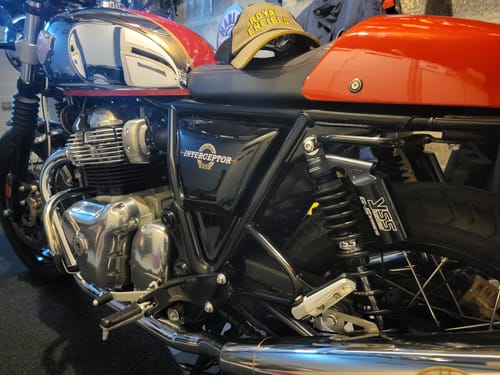 Customer photo review of Amortisseurs YSS ECOLINE Royal Enfield 650 CONTINENTAL GT / INTERCEPTOR à GAZ