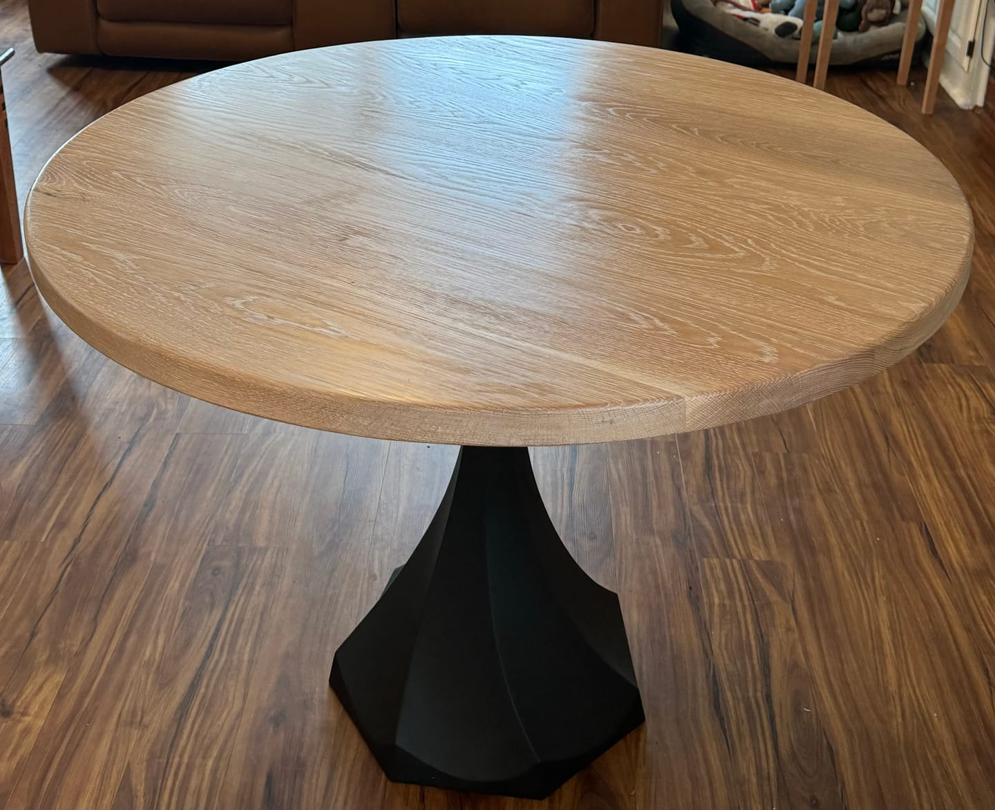 Customer photo review of Table Base 311S Lithe 28H Tulip Legs - Heavy Duty