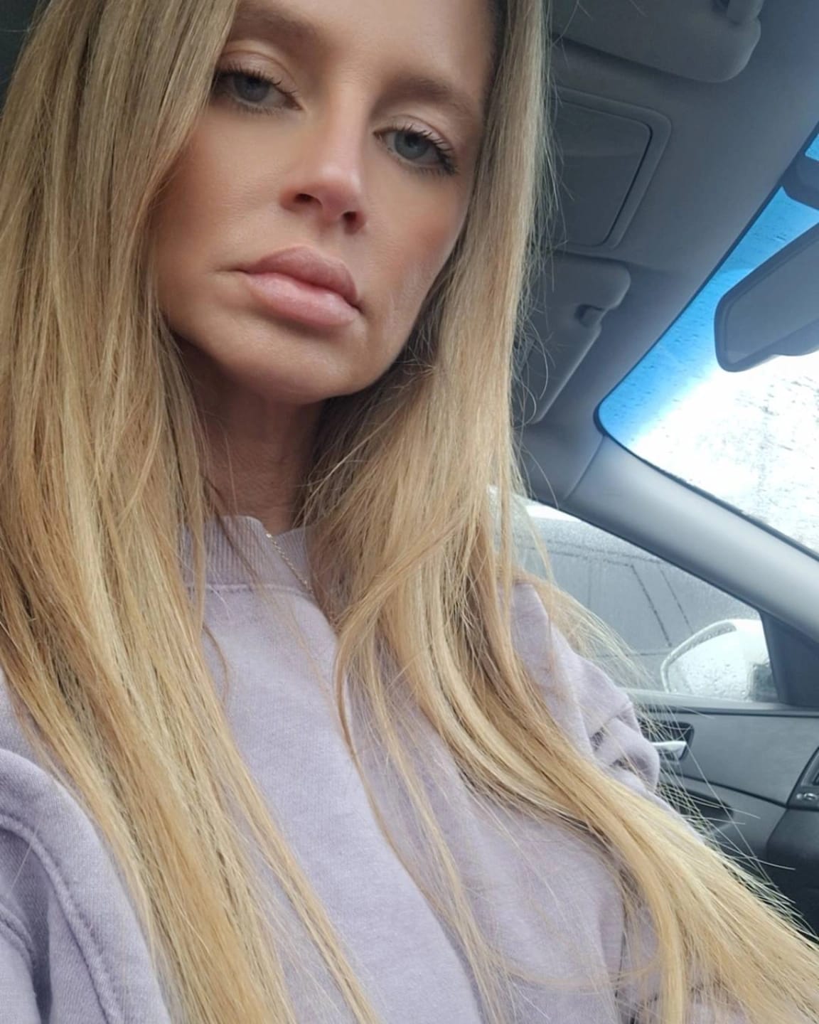 Customer photo review of Beige/Brown Straight Highlights DIY Hair Extensions Home Kit