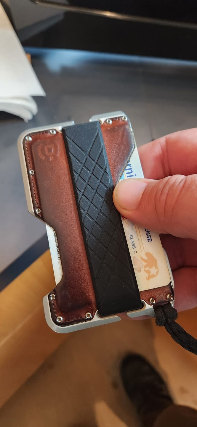 Customer photo review of HORIZONTAL WALLET BANDS (D-Series and T-Series Wallets)