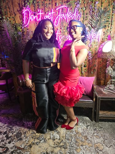 Crystal W. review of Allyson Aso Oke [Black] image 1 out of 3