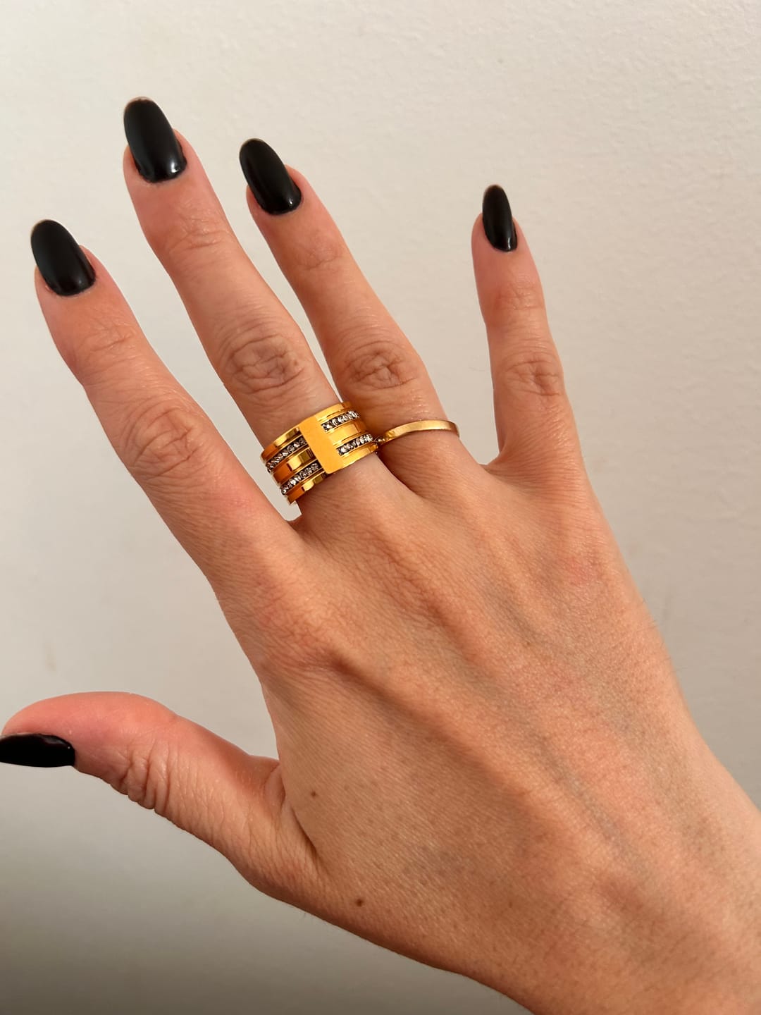 Customer photo review of Anel Caviar Stack Banhado em Ouro 18K