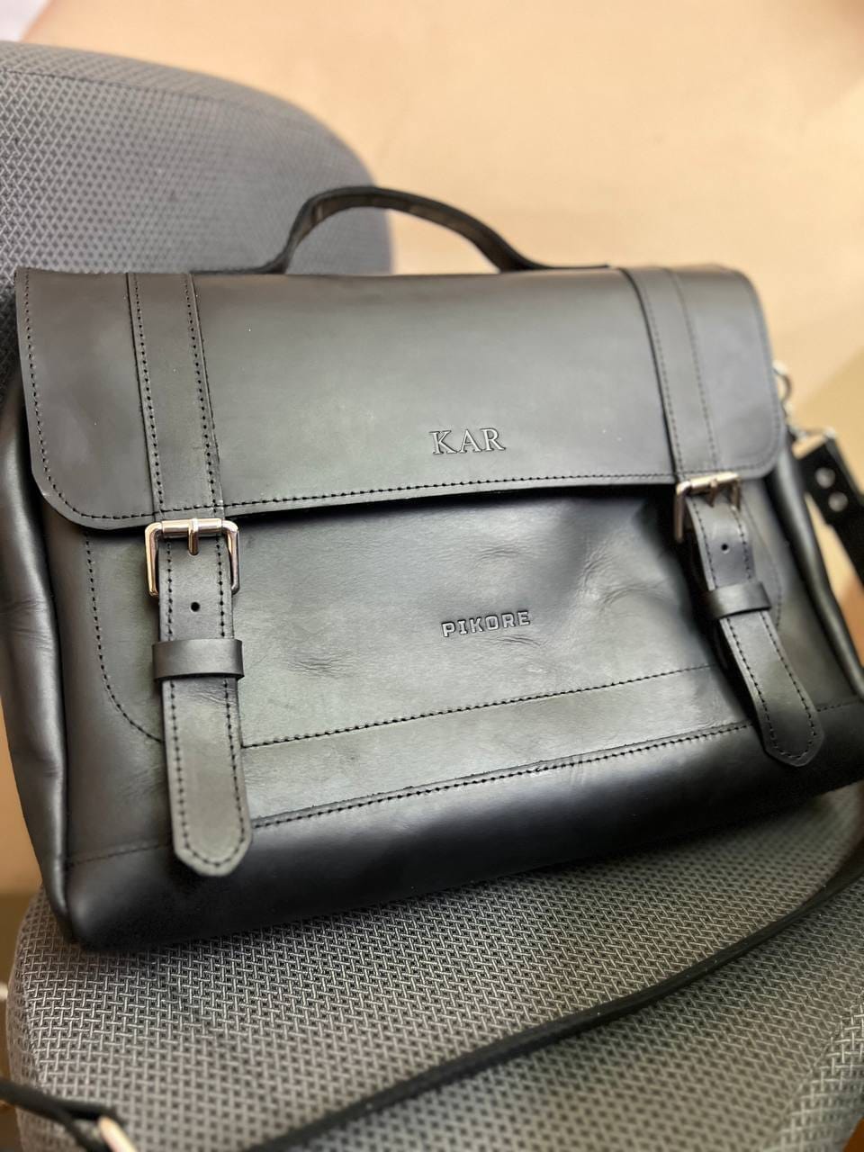 Customer photo review of Messenger Bag Classic