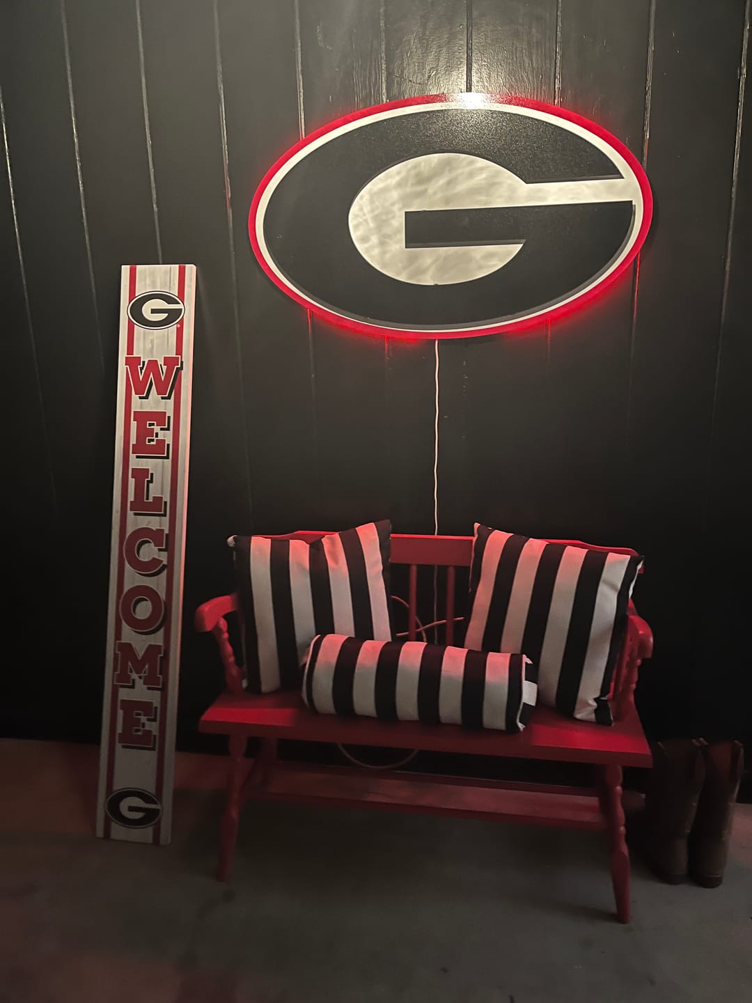 Customer photo review of Georgia Bulldogs "G" 3D Vintage Metal Wall Art