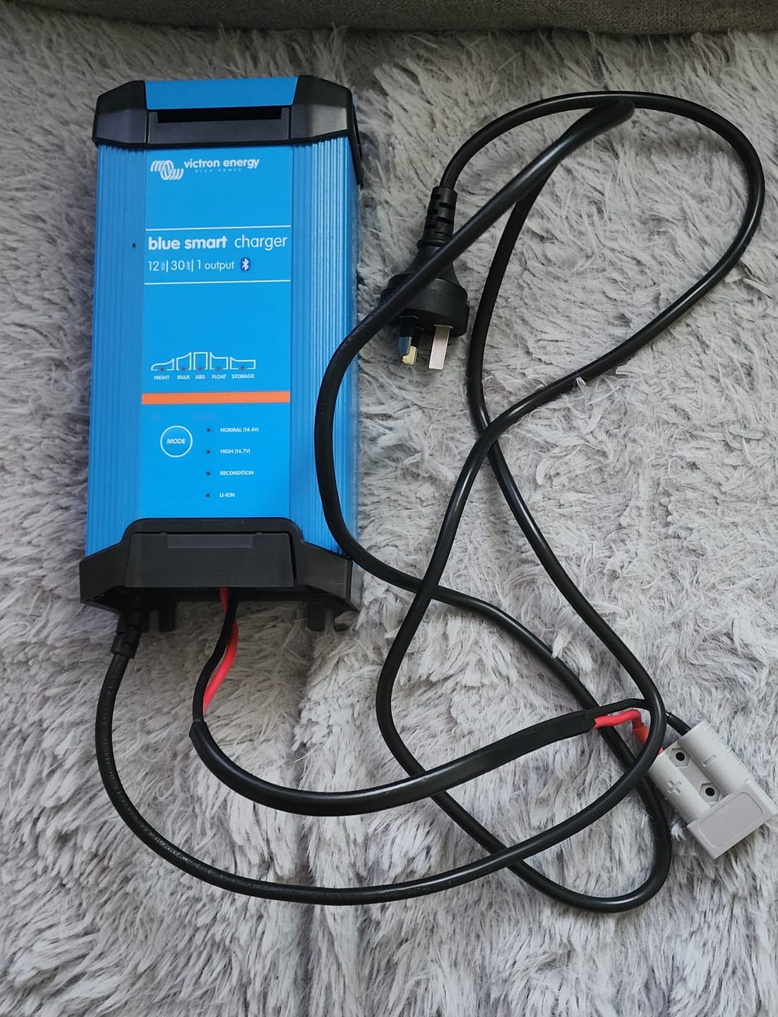 Customer photo review of Victron | Blue Smart IP22 Battery Charger