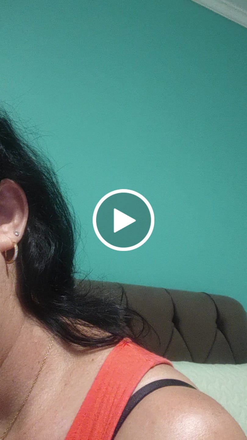 Customer video review of Brinco de Argola Arielle Banhado em Ouro 18K