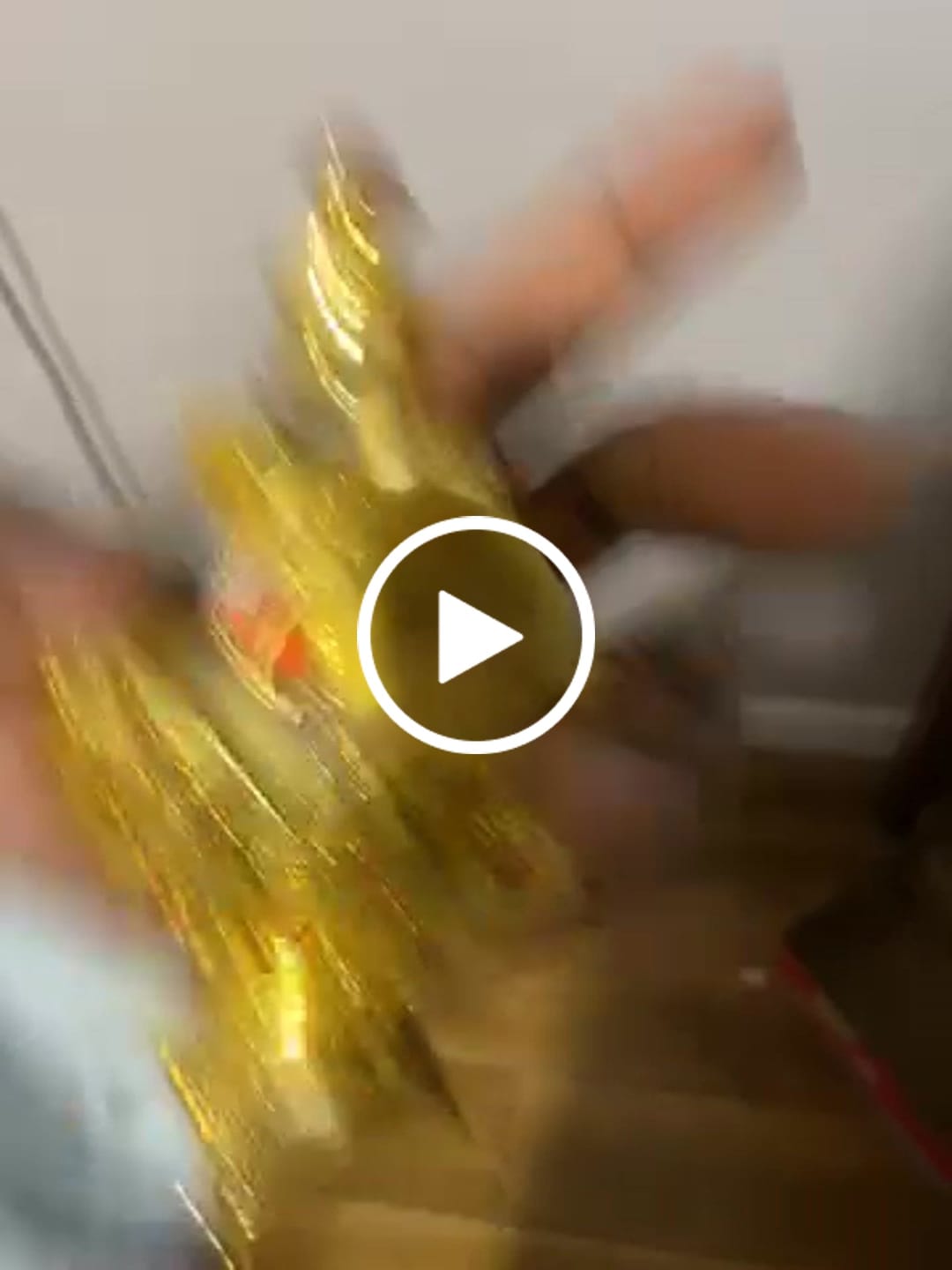 Customer video review of HAREEM AL SULTAN GOLD 35ML - KHADLAJ