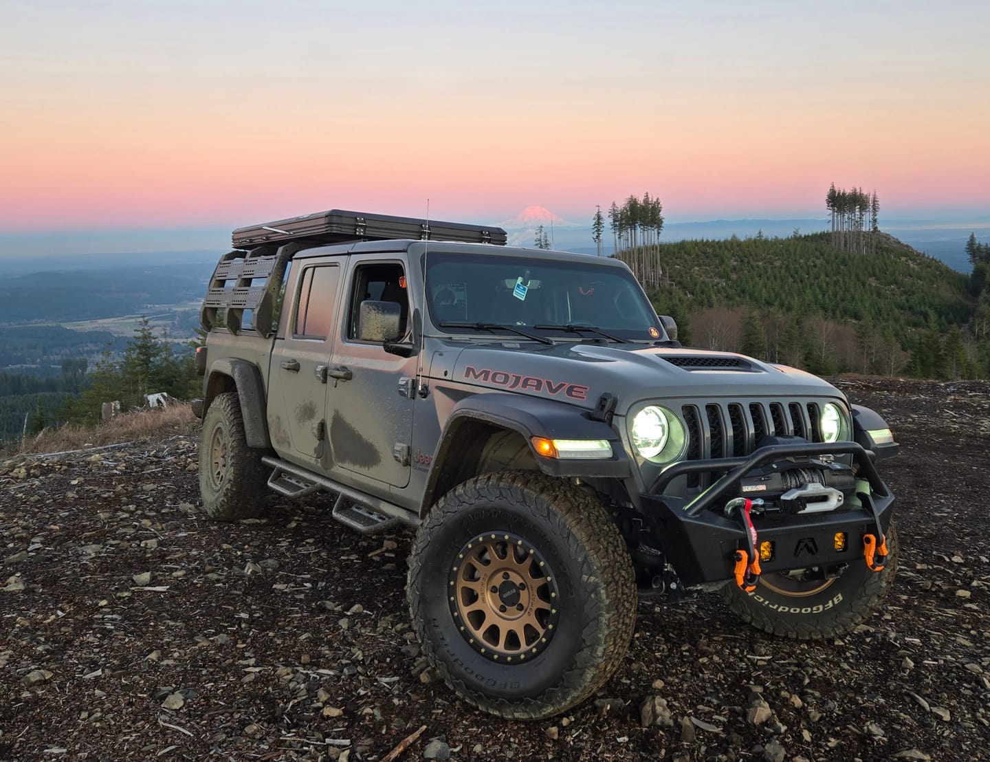 Customer photo review of GearAmerica UBER Shackles with Anti-Theft Lock (Orange) | Forged Carbon Steel | 80,000 lb (40T) MBS & 20,000 lb (10T) WLL