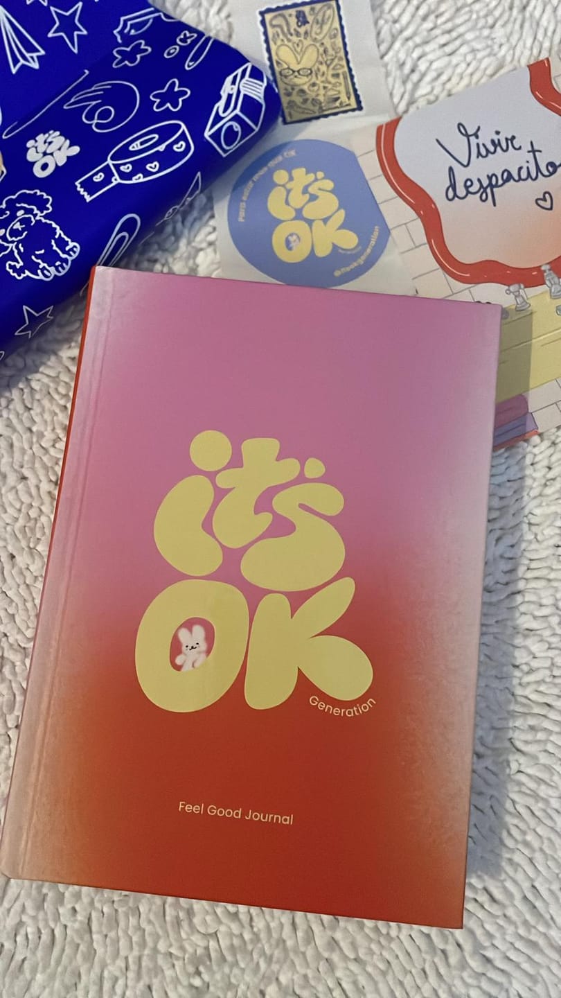 Customer photo review of Feel Good Journal | Portada Mandarina