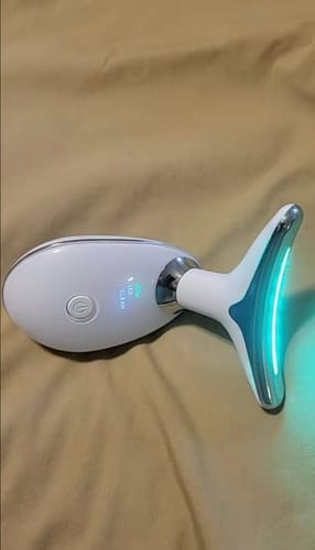 Customer photo review of Face Massager - Anti-Aging, Skin Tightening & Wrinkle Reduction Device with 7 Colours & 3 Modes