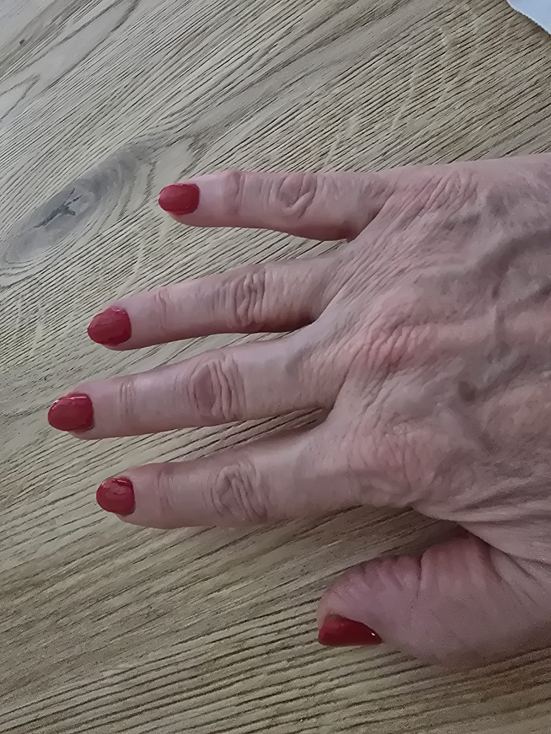 Customer photo review of Ruby Glitter Dipping Powder